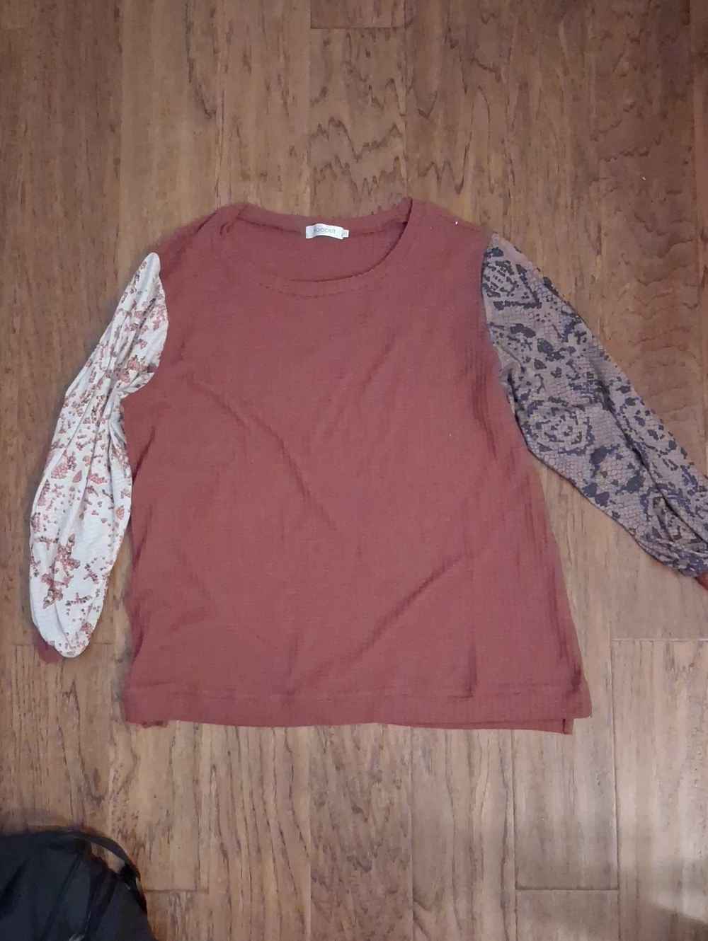Rust Mixed-Sleeve Ribbed Pullover Top with Patterned Sleeves